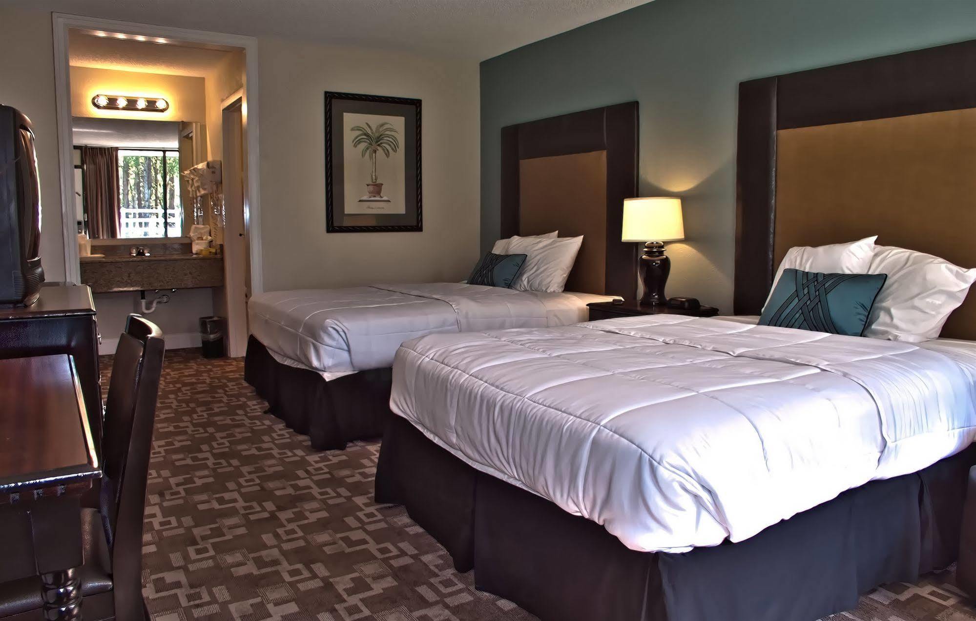Springfield Hotel And Suites Кингсленд Экстерьер фото